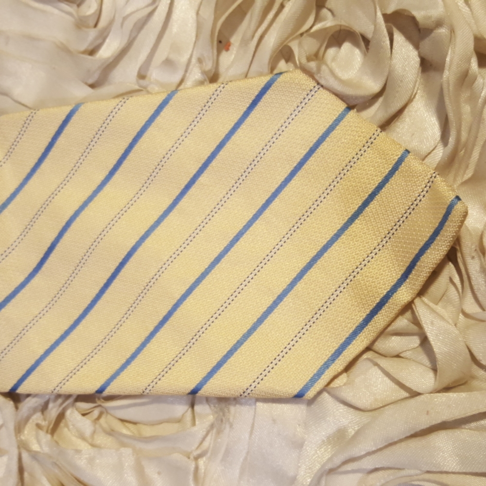 346 Brooks Brothers Mens Necktie Yellow.
